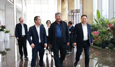 Sun Shaohua, Phó Chủ tịch Liên đoàn Từ thiện Trung Quốc, đến thăm Tongkun để nghiên cứu